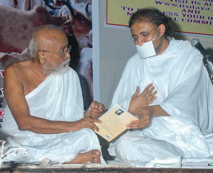 Panyas Chandrashekhar Vijayji Maharaj Saheb, Jain Spiritual Leader, with Param Gurudev Shree Namramuni Maharaj Saheb