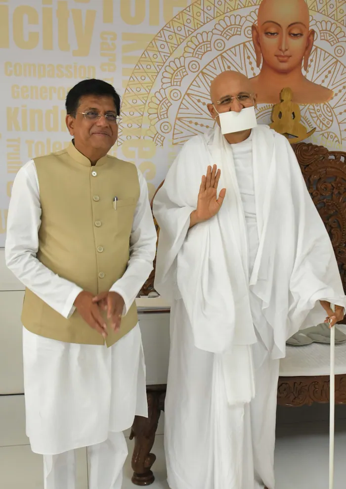 Shri Piyush Goyal, Union Minister, Commerce & Industry, with Param Gurudev Shree Namramuni Maharaj Saheb